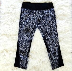 Nike Dri-Fit Capri Printed Leggings